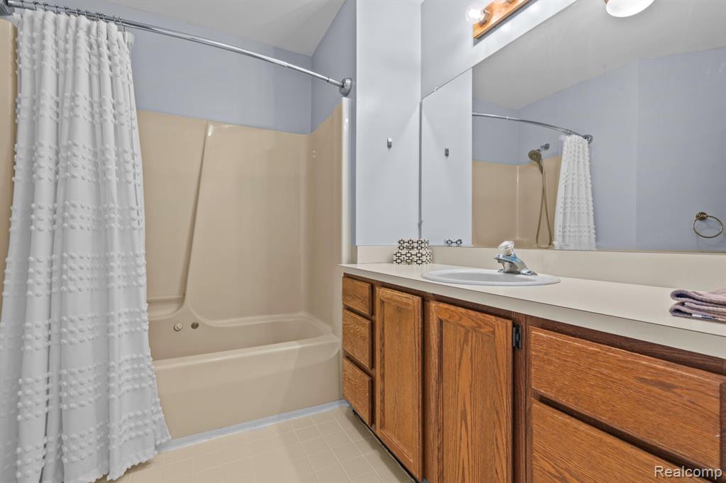 42210 Saratoga Circle, 119, Canton, MI 48187 — Photo 20