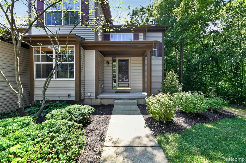 2445 Lorraina Lane, Hartland, MI 48353 — Photo 2