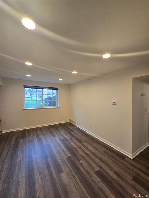 45270 KEDING Street, 103, Utica, MI 48317 — Photo 8