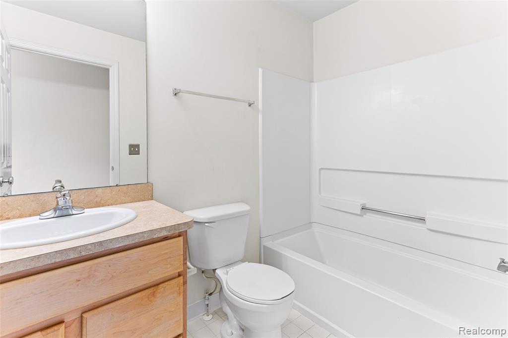 39621 SPRINGWATER Drive, Northville, MI — Photo 25