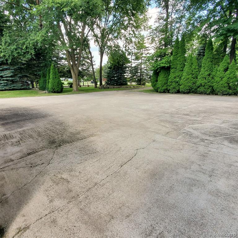 6380 E Pierson Rd Road, Flint, MI 48506 — Photo 27