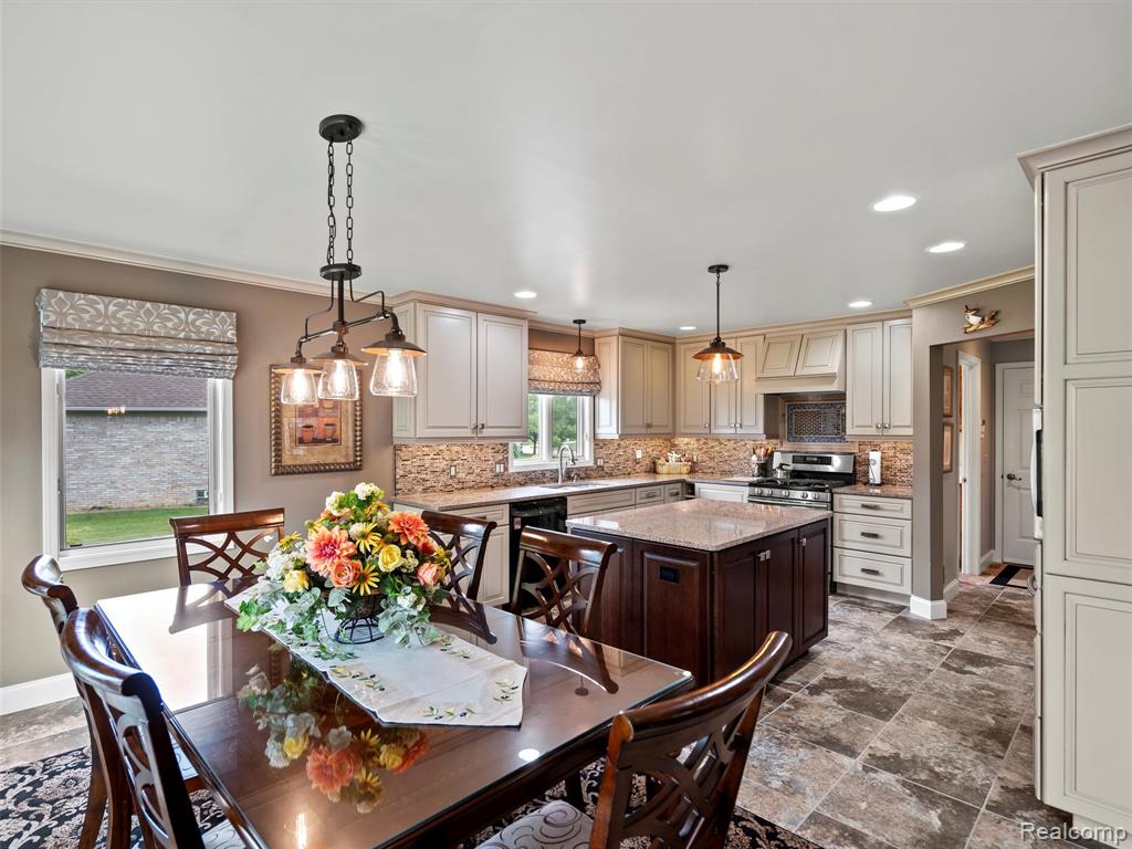 47215 Robins Nest Drive, Utica, MI 48315 — Photo 20