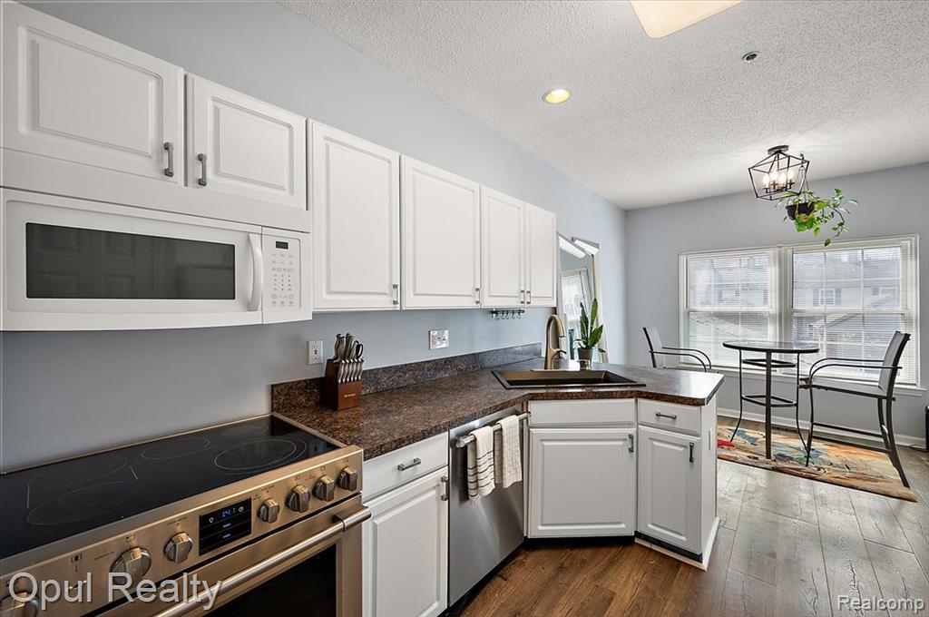 49714 Draper Circle, 87, Plymouth, MI 48170 — Photo 11