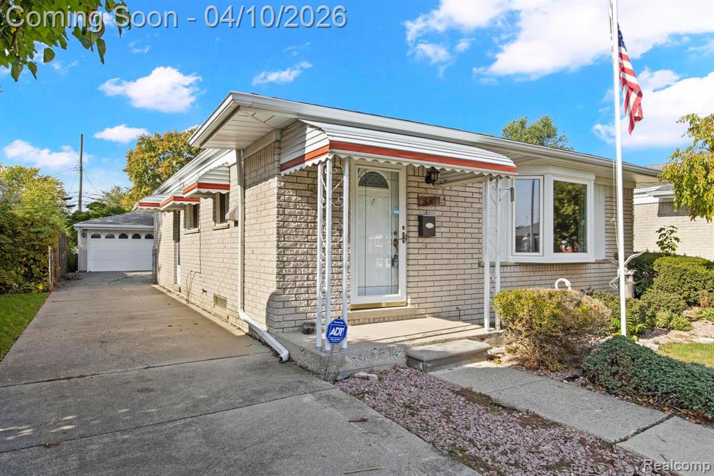 6171 Kingsbury Street, Dearborn Heights, MI 48127 — Photo 4