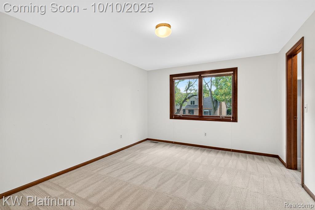 842 Timberline Drive, Rochester Hills, MI 48309 — Photo 23