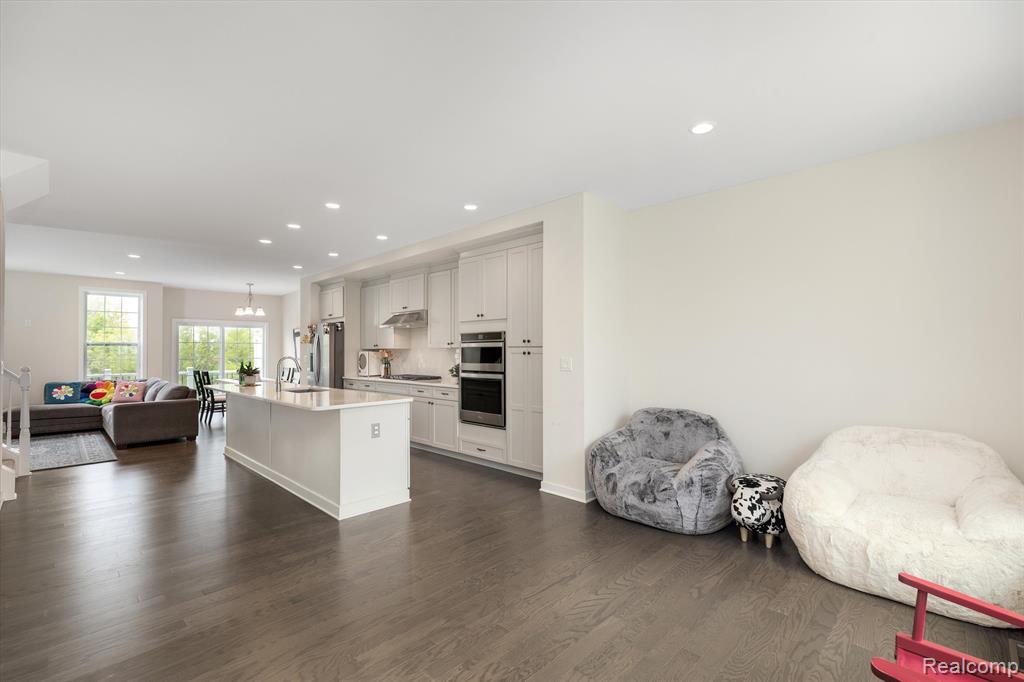 2846 RIDINGTON Road, Ann Arbor, MI 48105 — Photo 9