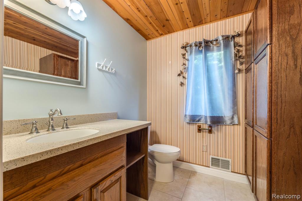 6455 LAKEVIEW Drive, MI — Photo 36