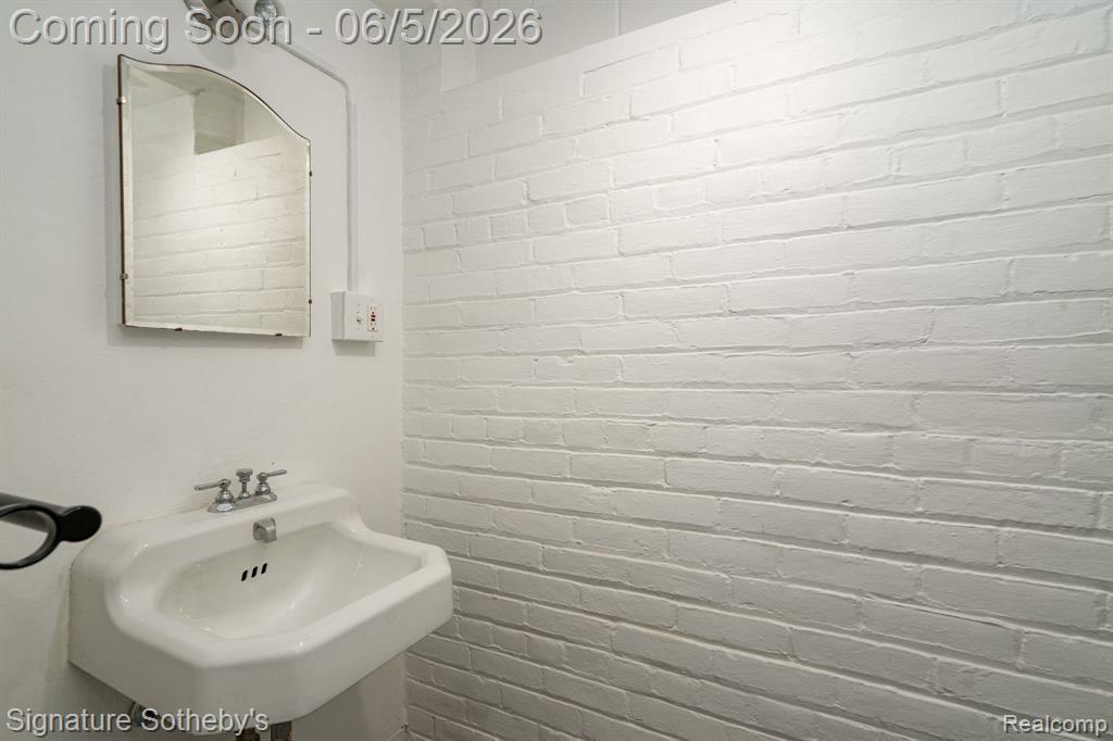 274 Hillcrest Avenue, Grosse Pointe, MI 48236 — Photo 35