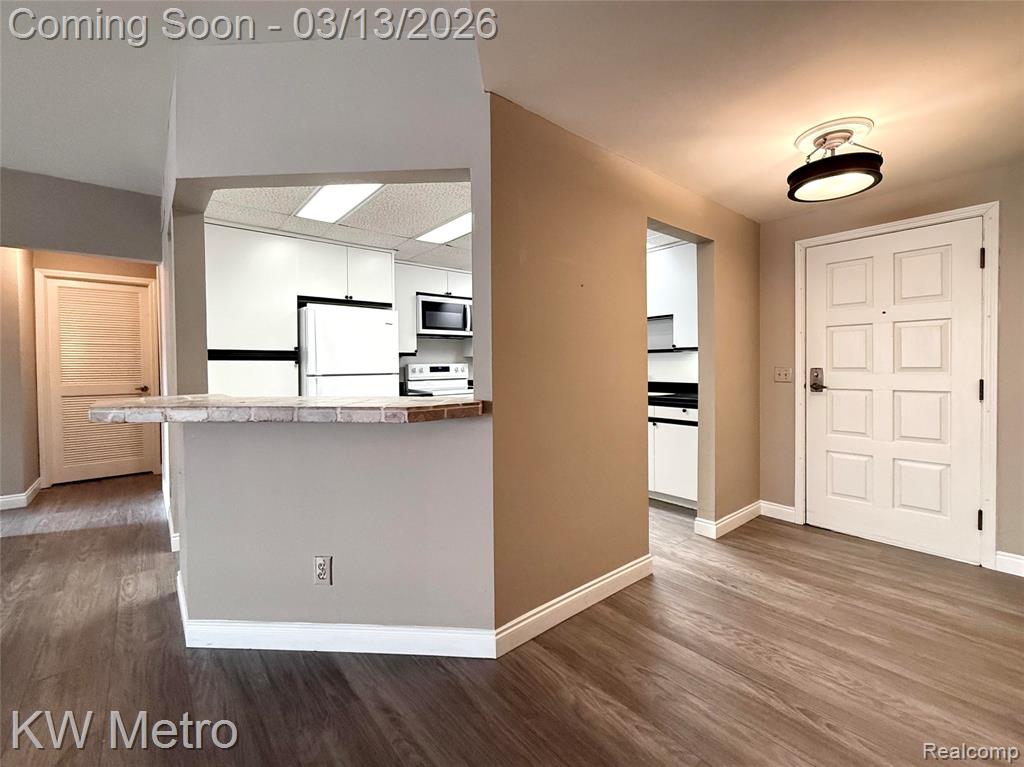 875 Greenview Court, Rochester Hills, MI 48307 — Photo 24