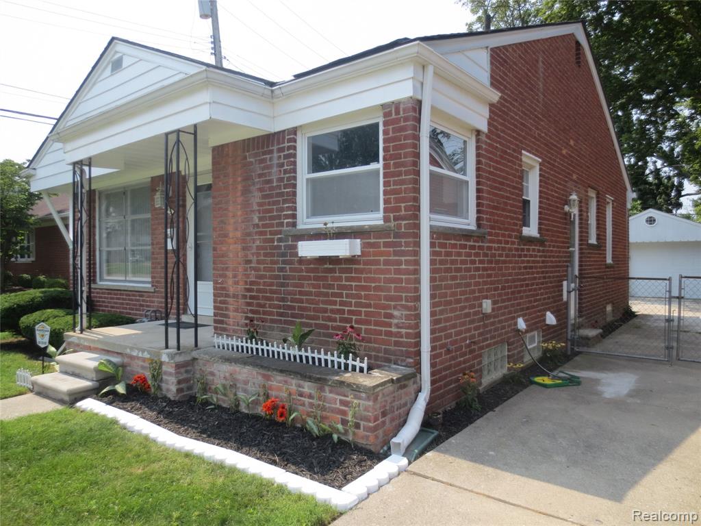 9535 Dixie, Redford, MI 48239 — Photo 3