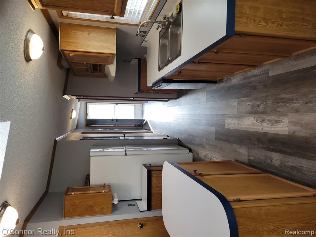 521 Bush Lake Lane, MI — Photo 10