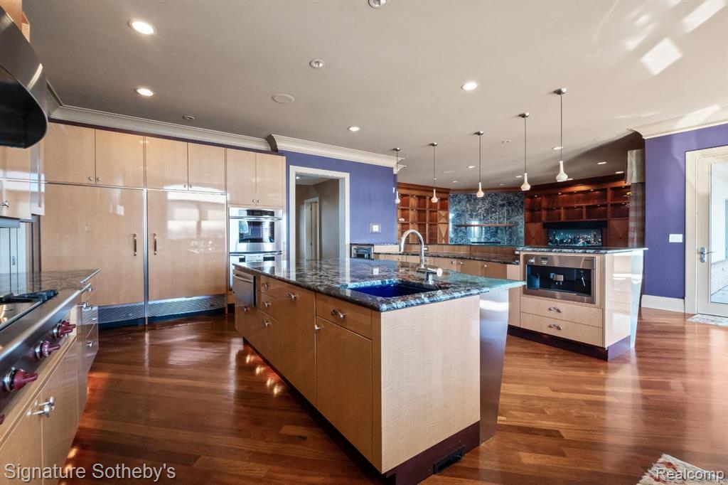 82 CHATEAUX DU LAC, Fenton, MI 48430 — Photo 14