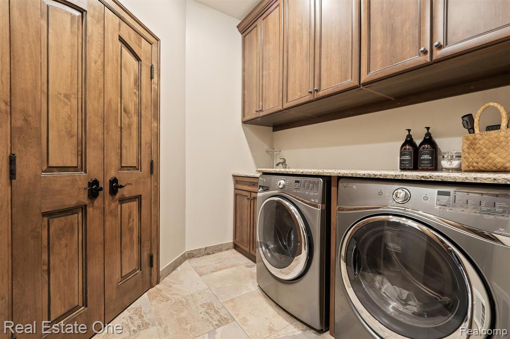 7181 Hillside Drive, Clarkston, MI — Photo 50