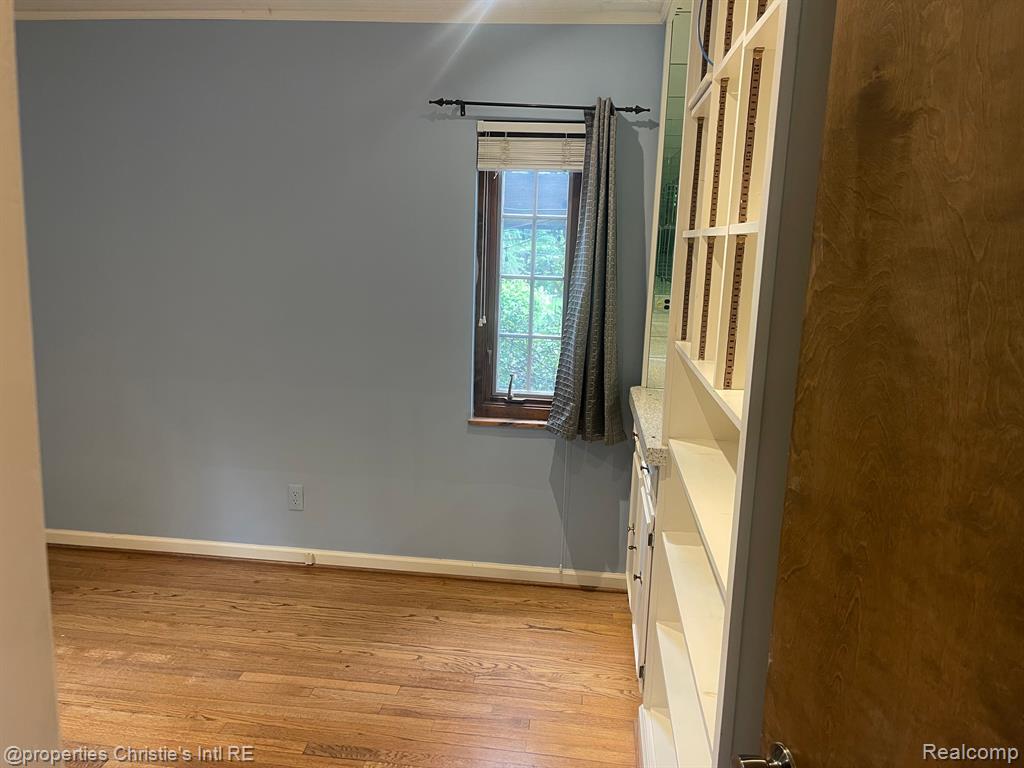 532 SAINT CLAIR Street, Grosse Pointe, MI 48230 — Photo 21