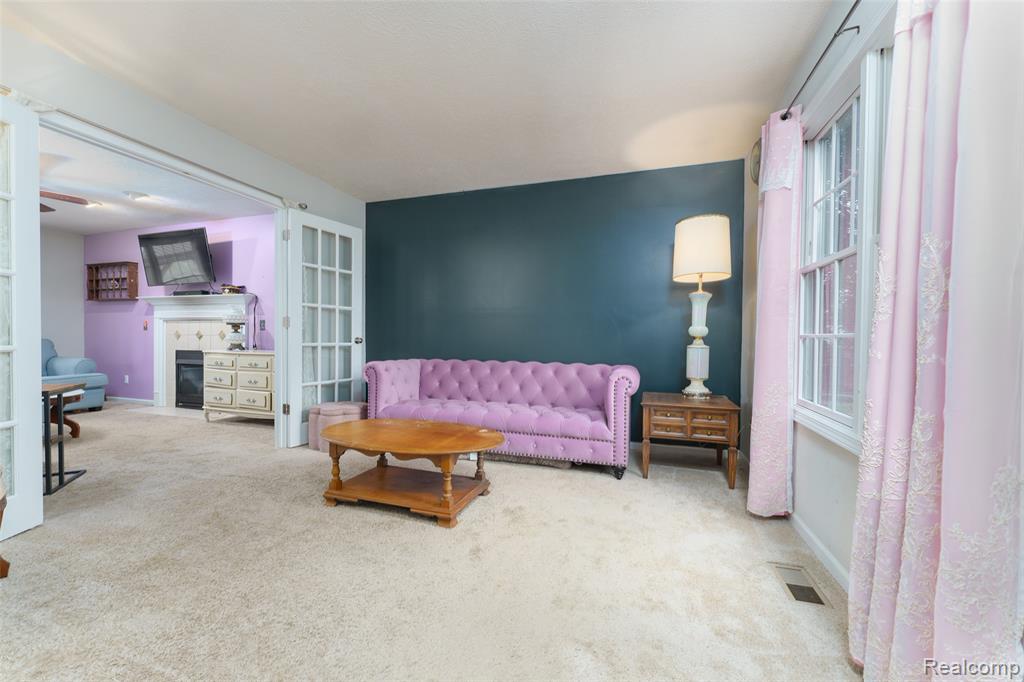 10887 Mackinaw Trail, Fowlerville, MI 48836 — Photo 13