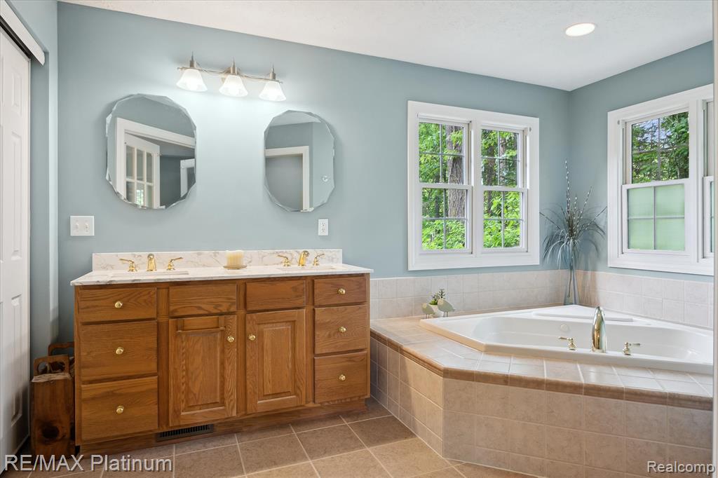 8257 Abalone Way, Pinckney, MI 48169 — Photo 37