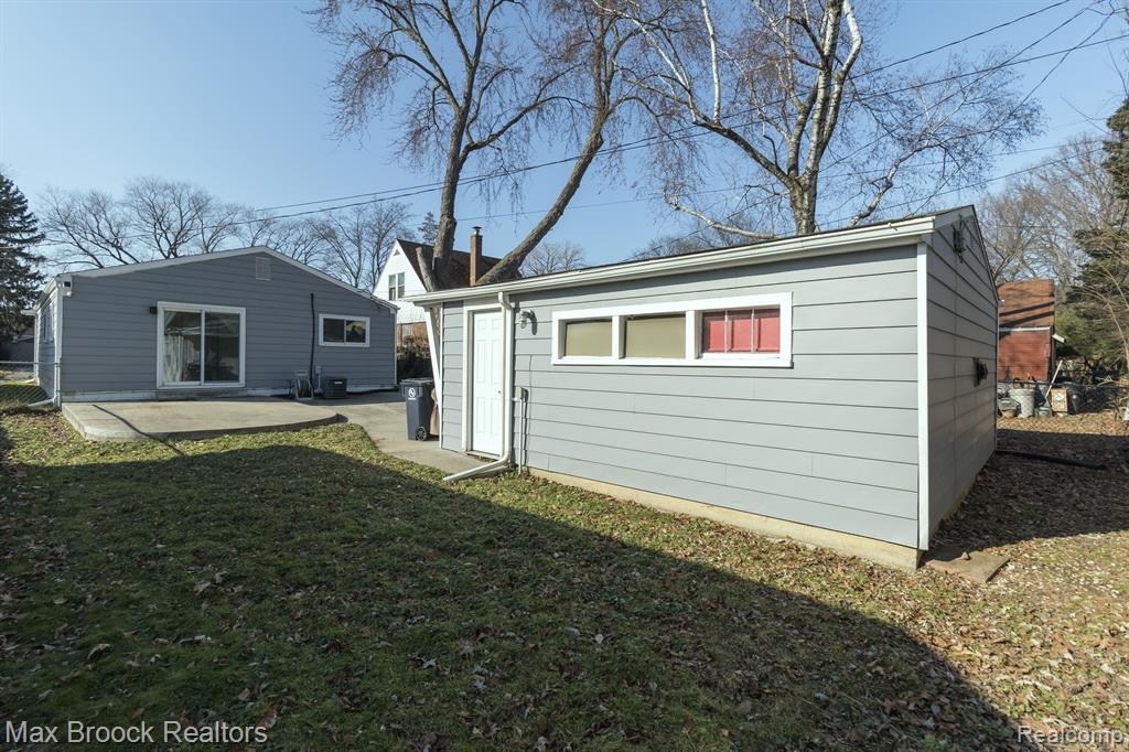 501 S Edgeworth Avenue, Royal Oak, MI 48067 — Photo 33