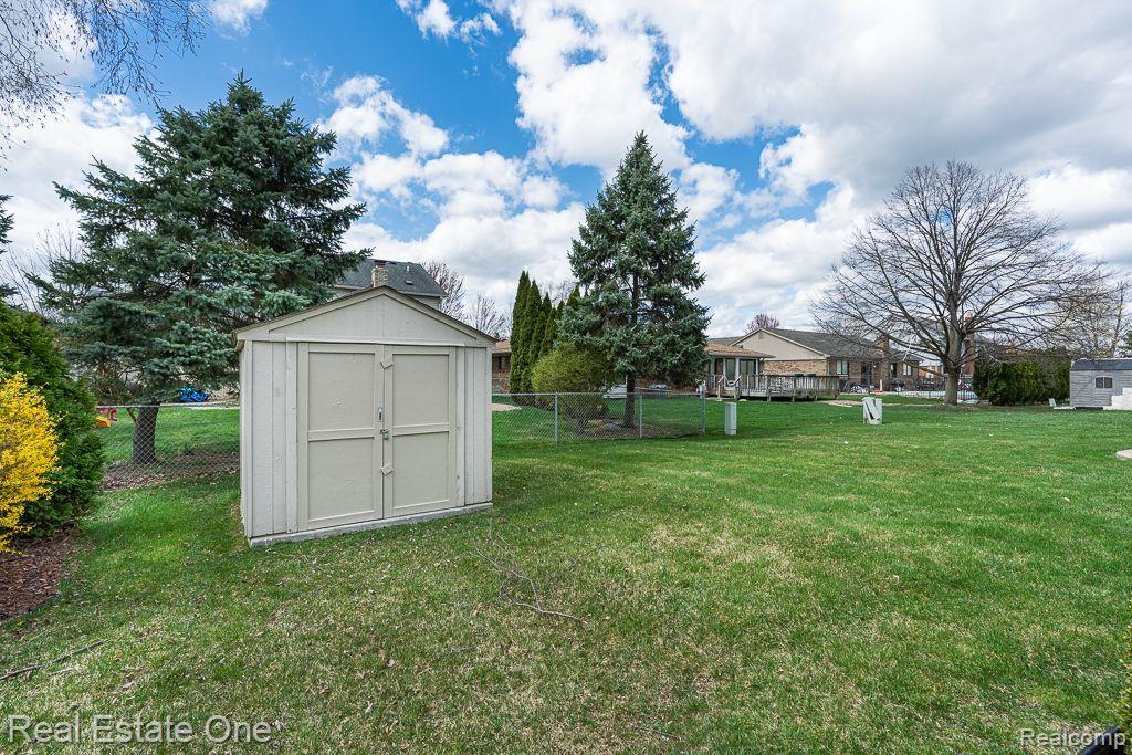 40323 FORDWICH Drive, Sterling Heights, MI 48310 — Photo 6
