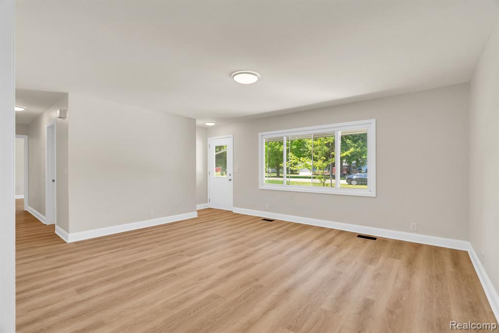 4046 State Road, Fort Gratiot, MI 48059 — Photo 9