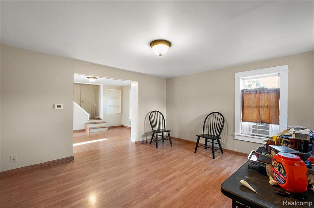 108 Oakwood Street, Holly, MI 48442 — Photo 5