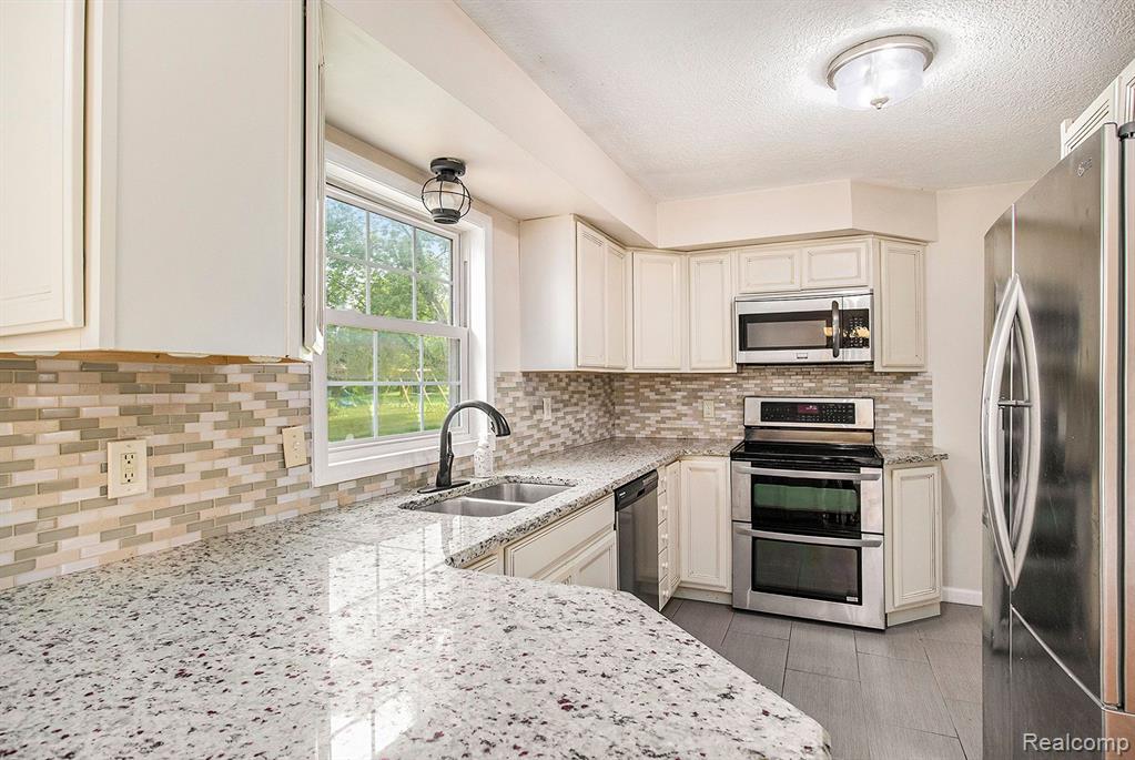 5974 W OREGON Road, Lapeer, MI 48446 — Photo 11