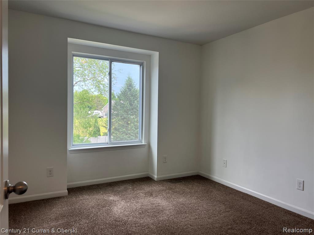 3493 Silver Stone Drive, Milford, MI 48380 — Photo 12