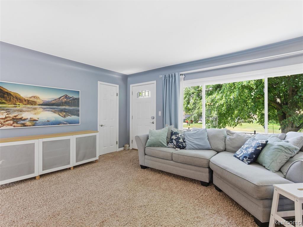7790 Powers Court, Utica, MI 48317 — Photo 9