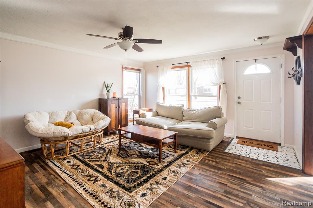1629 E DULONG Avenue N, Madison Heights, MI 48071 — Photo 4