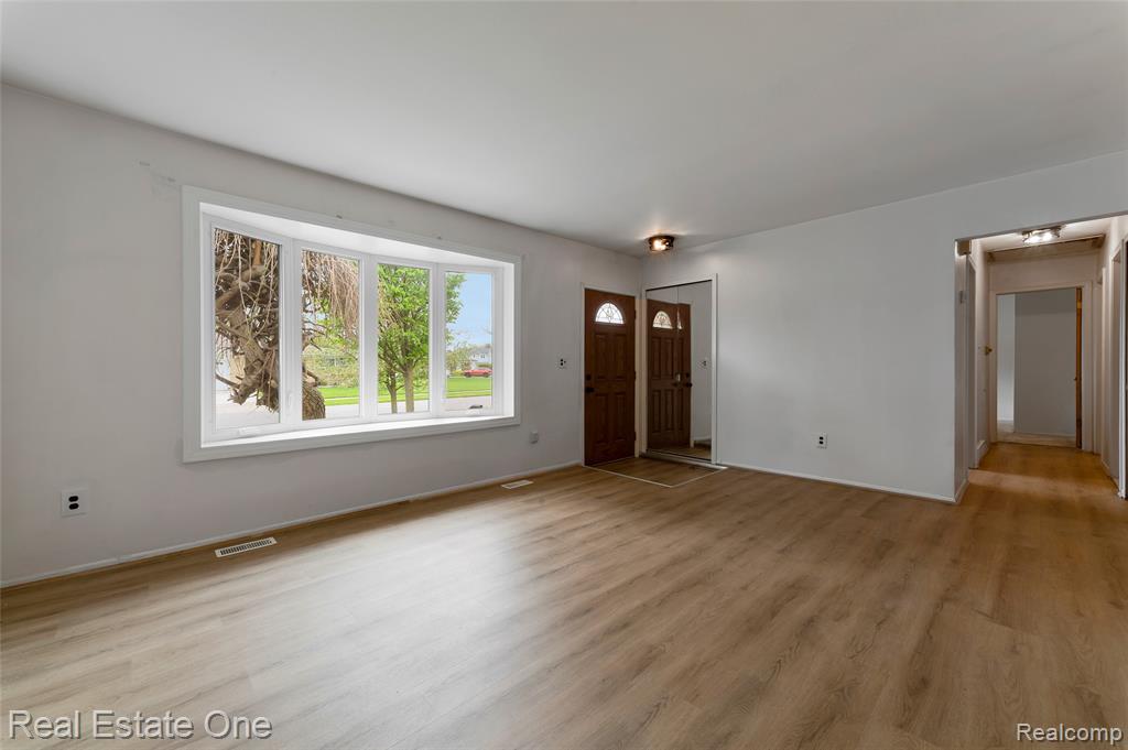 1668 Castleton Drive, Troy, MI 48083 — Photo 15