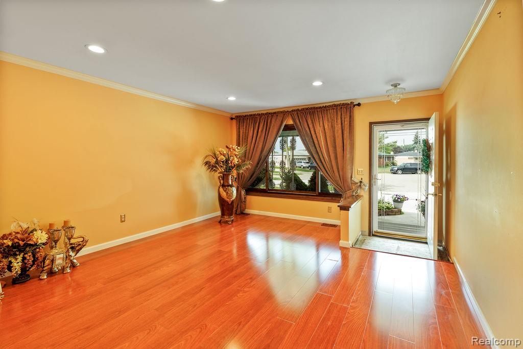 4908 Kadena Court, Sterling Heights, MI 48310 — Photo 18