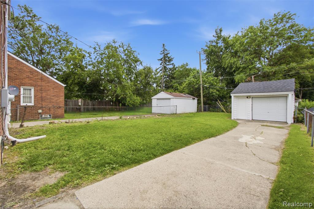 13810 Fairmount Drive, Detroit, MI 48205 — Photo 24