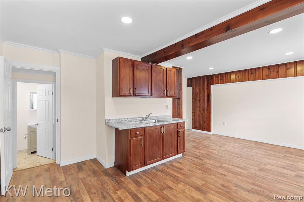 8135 REPUBLIC Avenue, Warren, MI 48089 — Photo 29