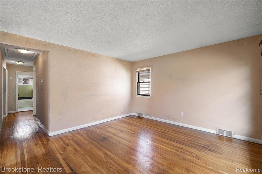7528 Anna Avenue, Warren, MI 48092 — Photo 6