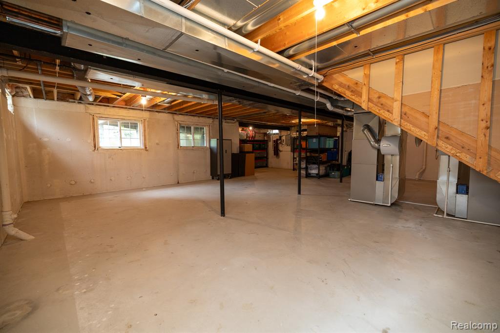 4910 Knollcrest Court, Commerce Twp, MI 48382 — Photo 46