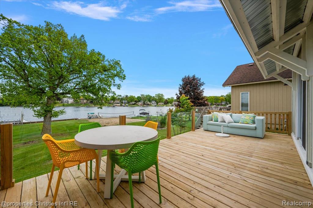600 Wolverine Drive, Walled Lake, MI 48390 — Photo 34