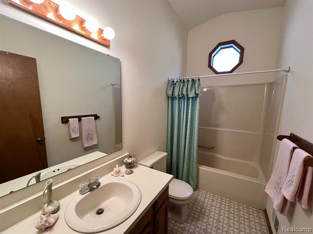 3421 Pine Drive, Caro, MI 48723 — Photo 16