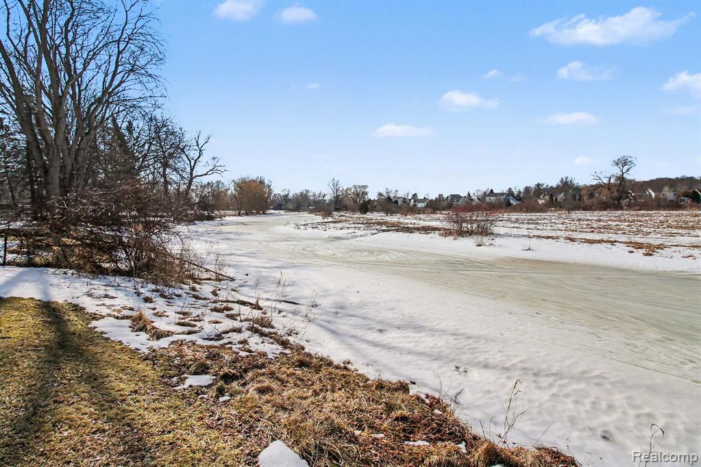 786 Red Oaks Drive, Howell, MI 48843 — Photo 23