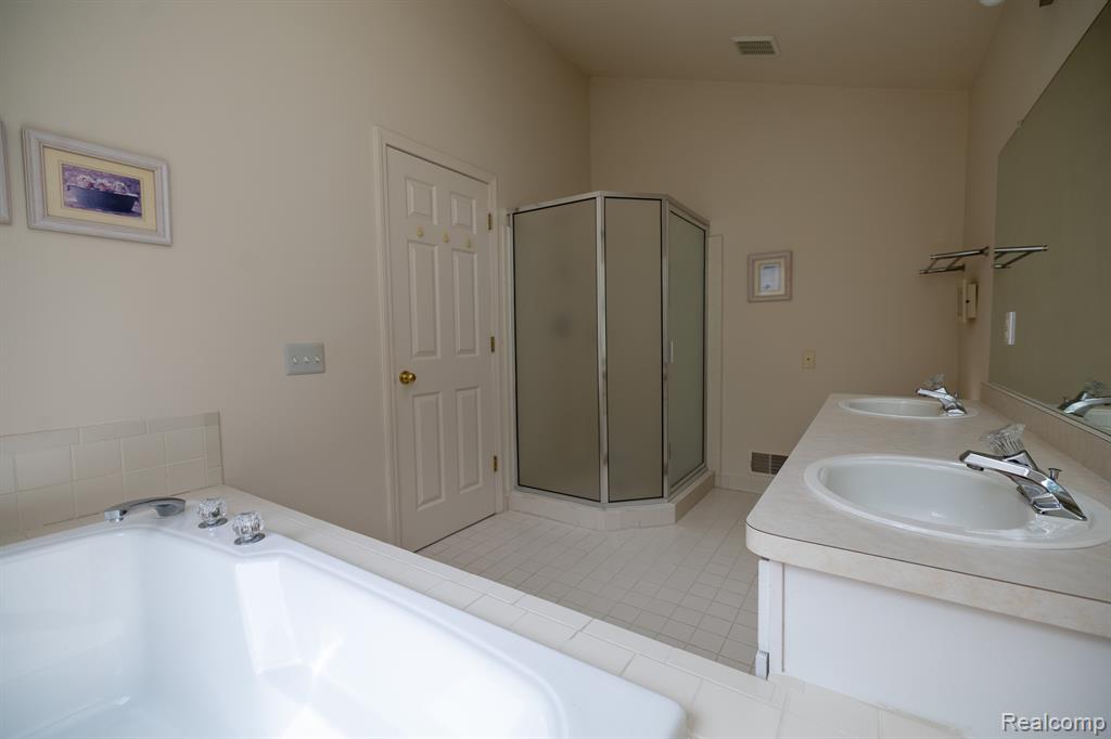 6926 Alden Drive, West Bloomfield, MI 48324 — Photo 24