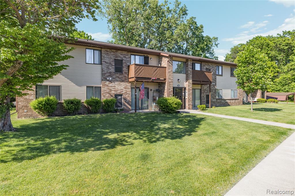 7806 Manor Circle, 101, Westland, MI — front exterior