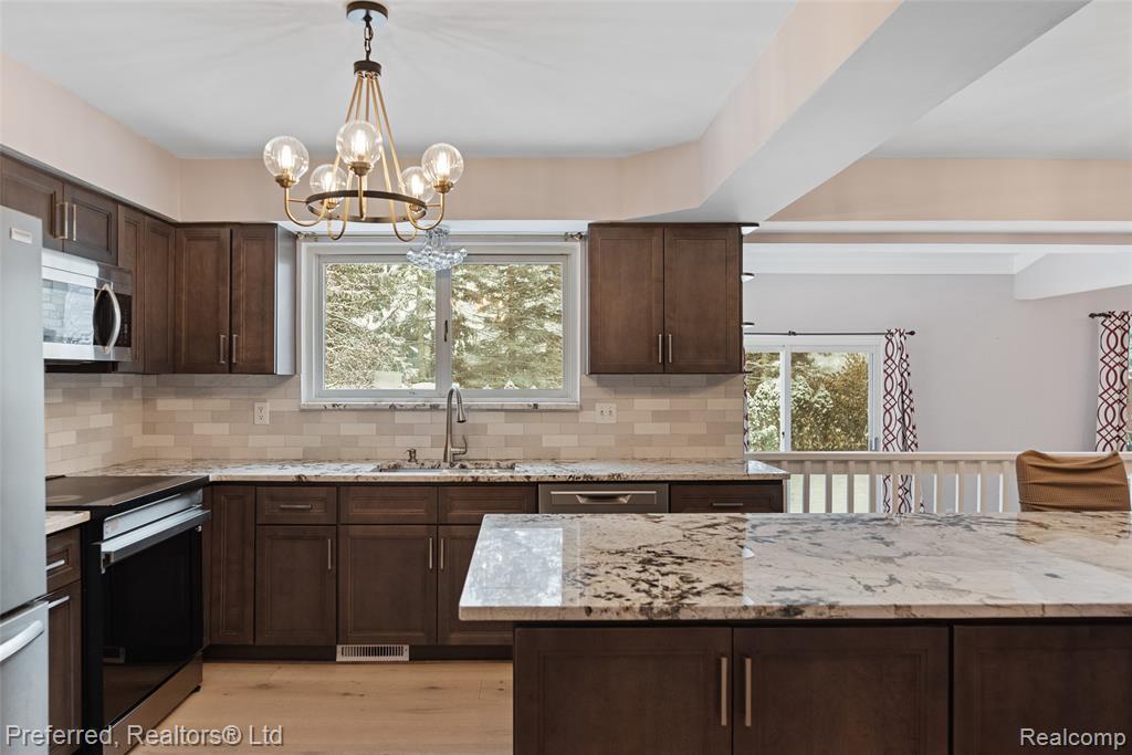 45377 Twining Street, Canton, MI 48187 — Photo 10