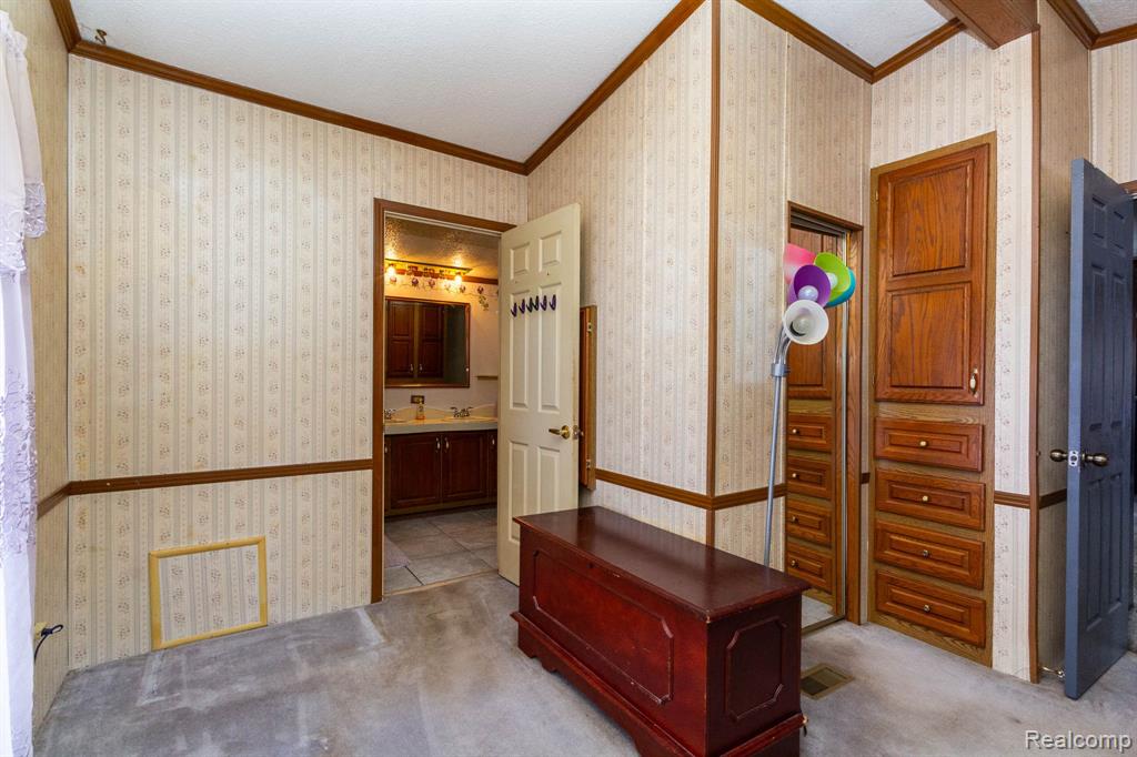8200 Oakville Waltz Road, Belleville, MI 48111 — Photo 21