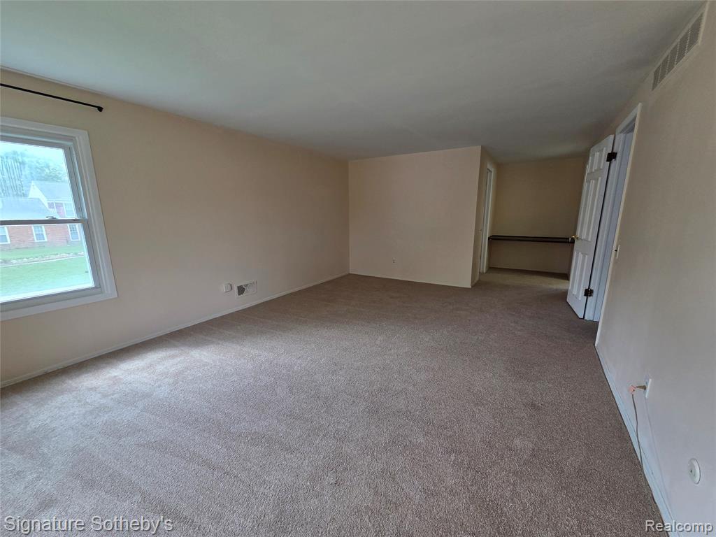 5715 Hobnail Circle, West Bloomfield, MI — Photo 21