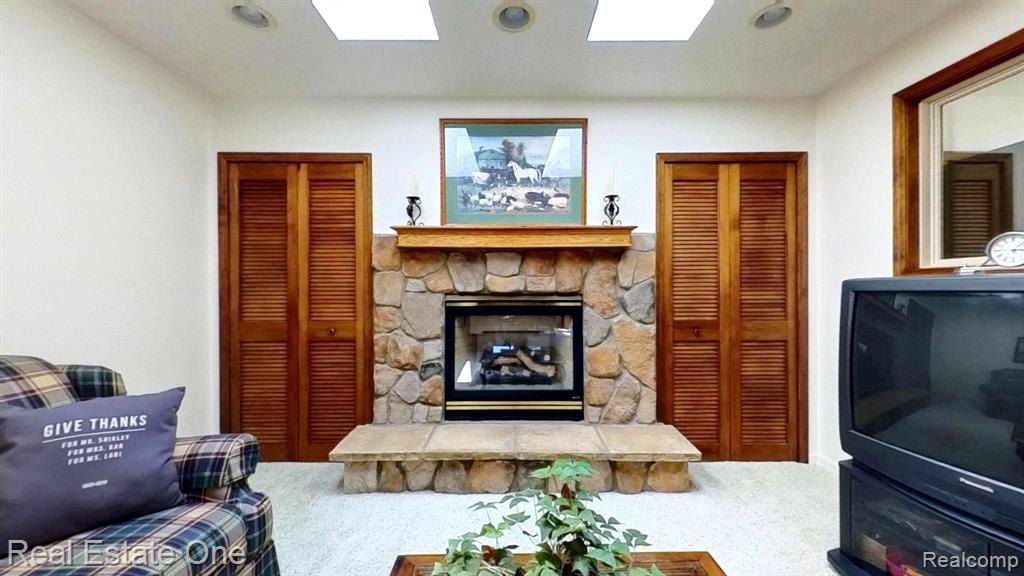 1938 Beverly Street, Sylvan Lake, MI 48320 — Photo 22