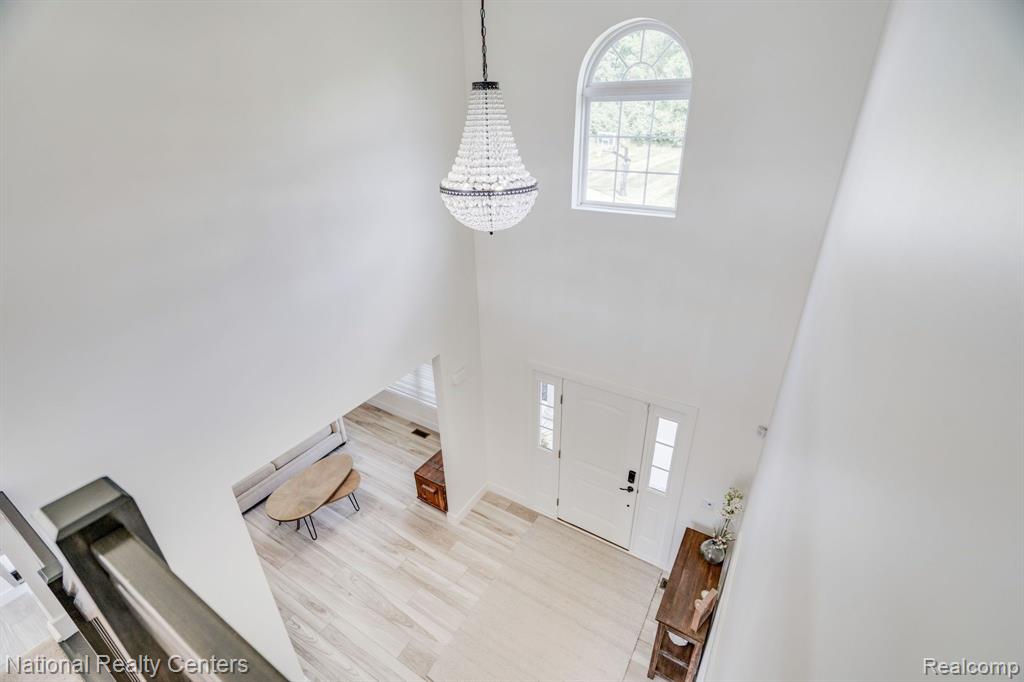 9869 Dartmouth Road, Clarkston, MI 48348 — Photo 8