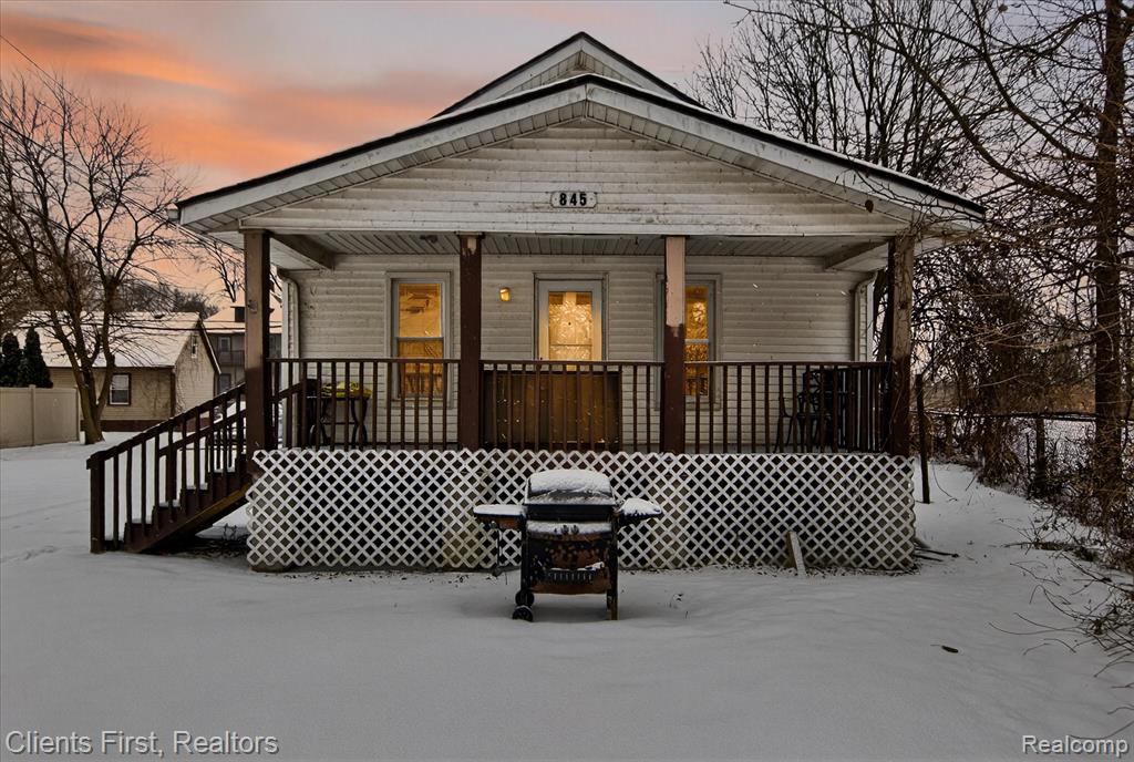 845 Orange Street, Wyandotte, MI 48192 — front exterior