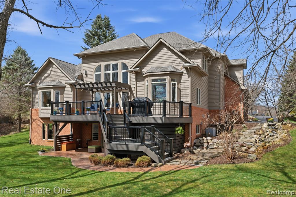 10152 Rosemarie Run, Brighton, MI 48114 — Photo 43