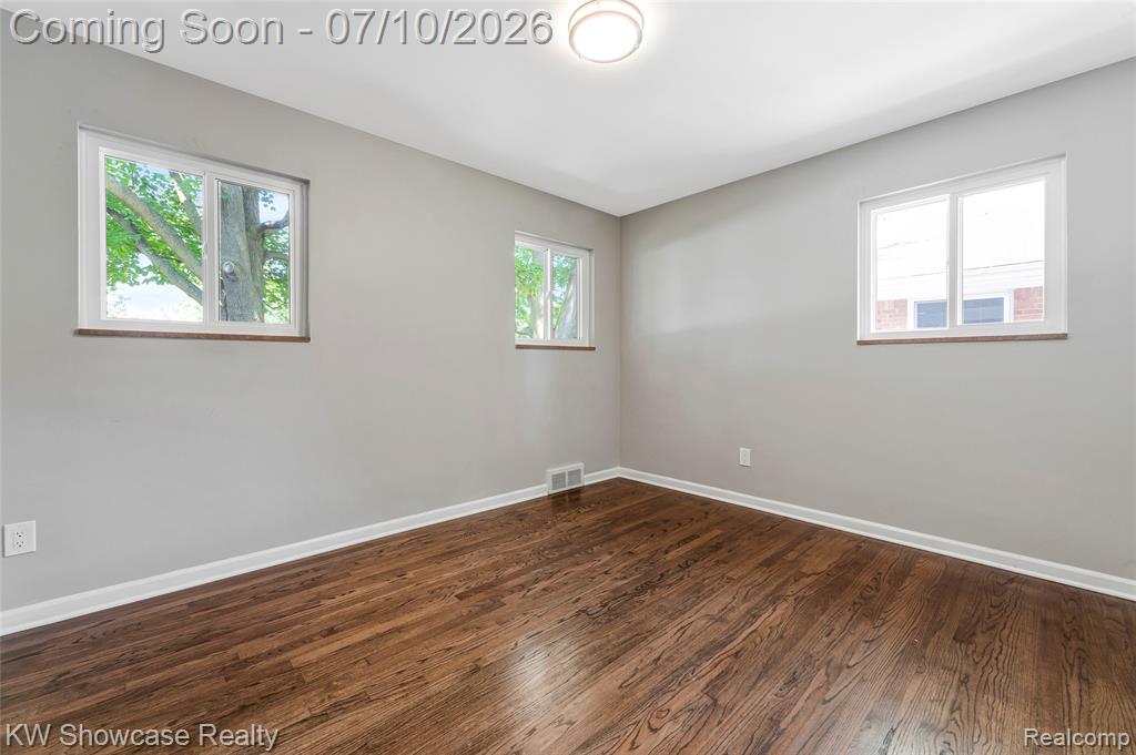 8936 Merriman Road, Livonia, MI 48150 — Photo 30