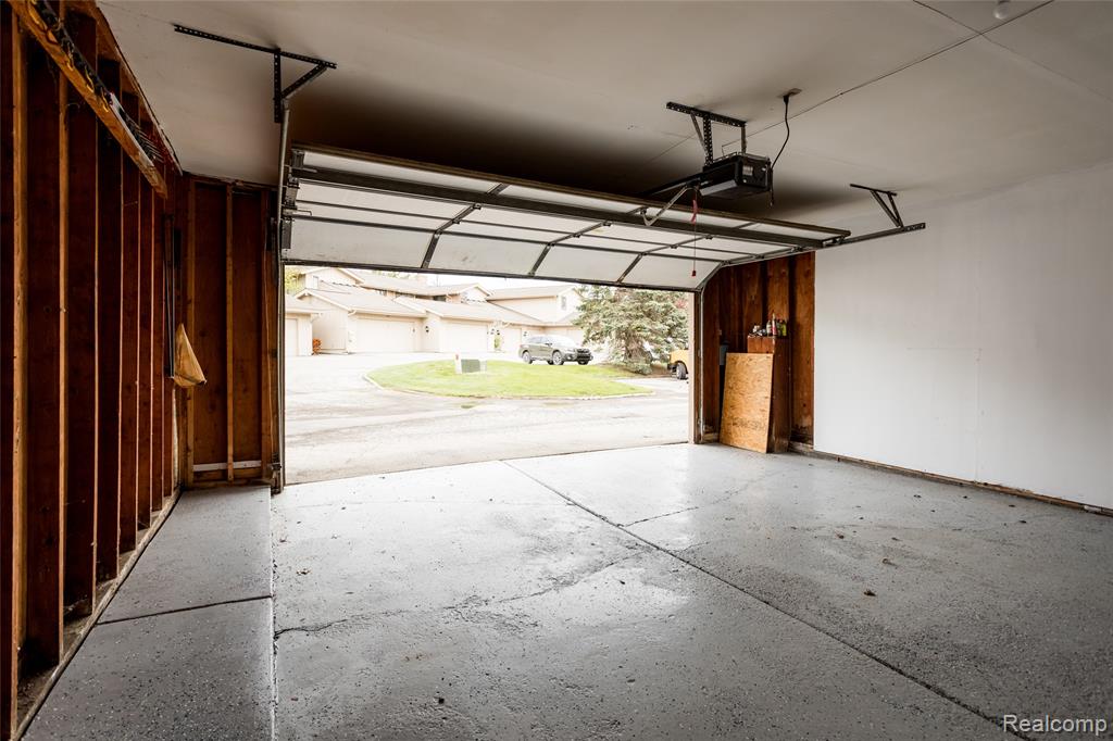 7118 Pebble Park Drive, West Bloomfield, MI — Photo 48
