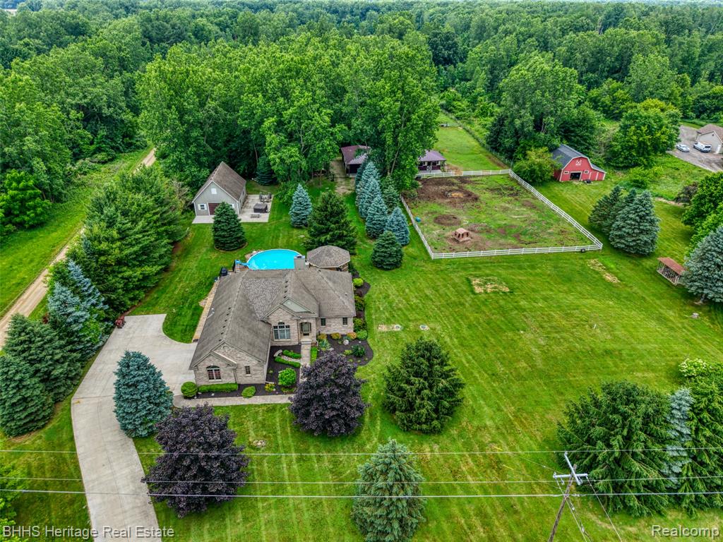 6952 Sharpe Road, Fowlerville, MI 48836 — Photo 2
