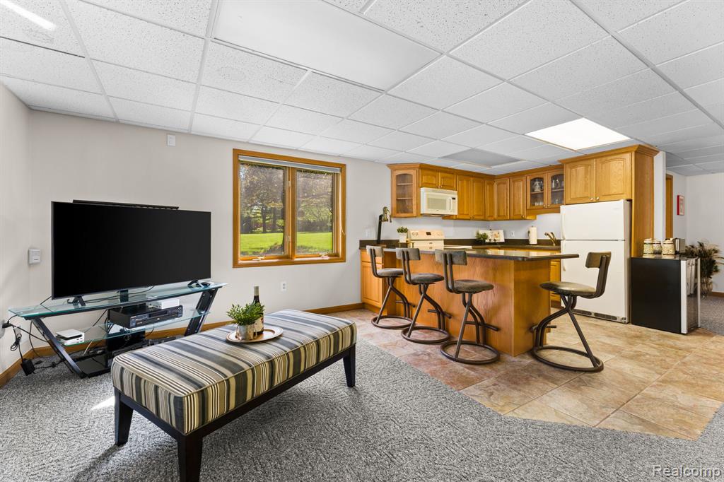 2325 7 Mile Road, South Lyon, MI 48178 — Photo 58